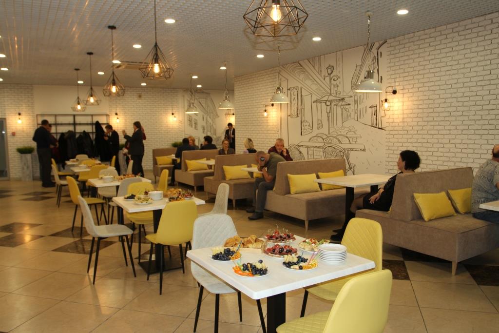 В Международном аэропорту Владивосток открылось новое кафе «7 Перцев»
