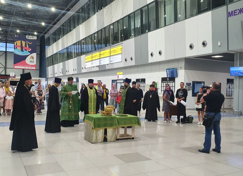 В аэропорту Владивосток встретили мощи святого Сергея Радонежского
