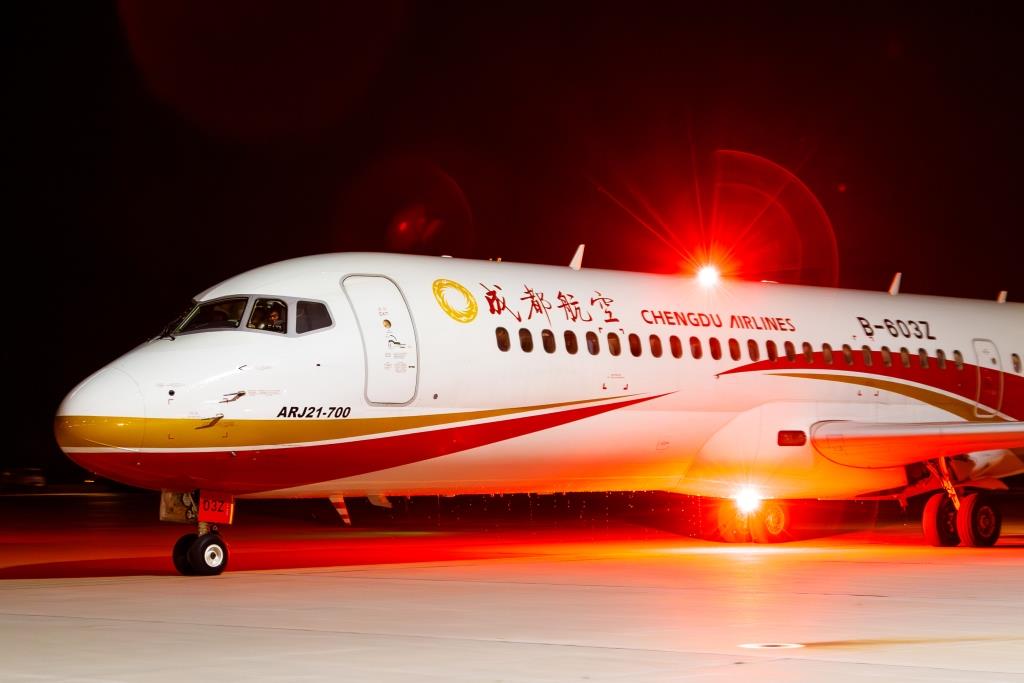 Аэропорт Владивосток торжественно встретил китайский рейс  авиакомпании Chengdu Airlines